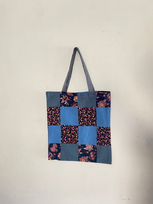 patchwork-tote-bag-upcycled-and-handmade-pop-floral