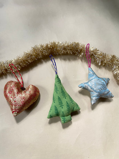 medium-ornaments-upcycled-christmas-decorations-set1