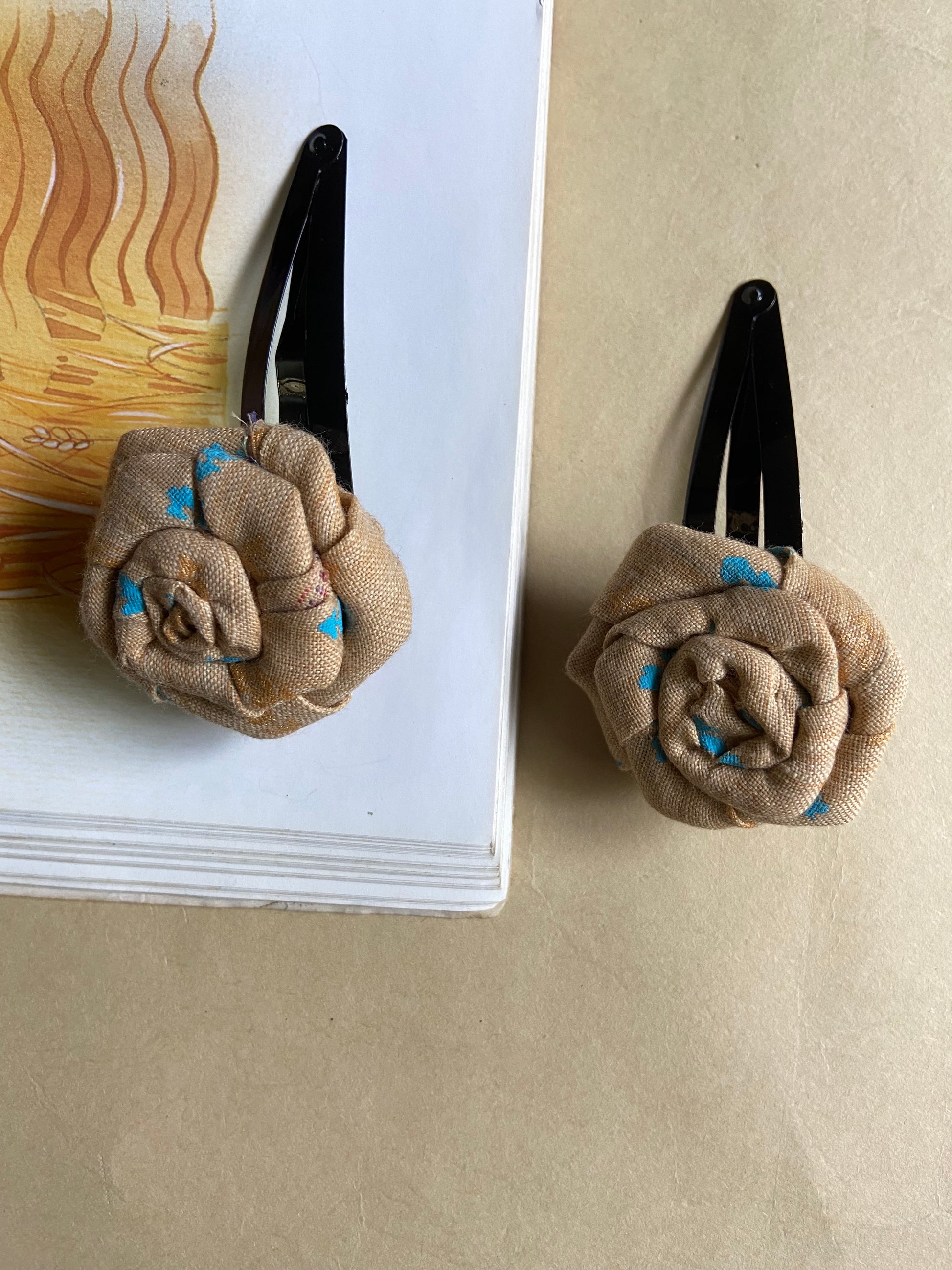 Upcycled-Rose-Clips-beige