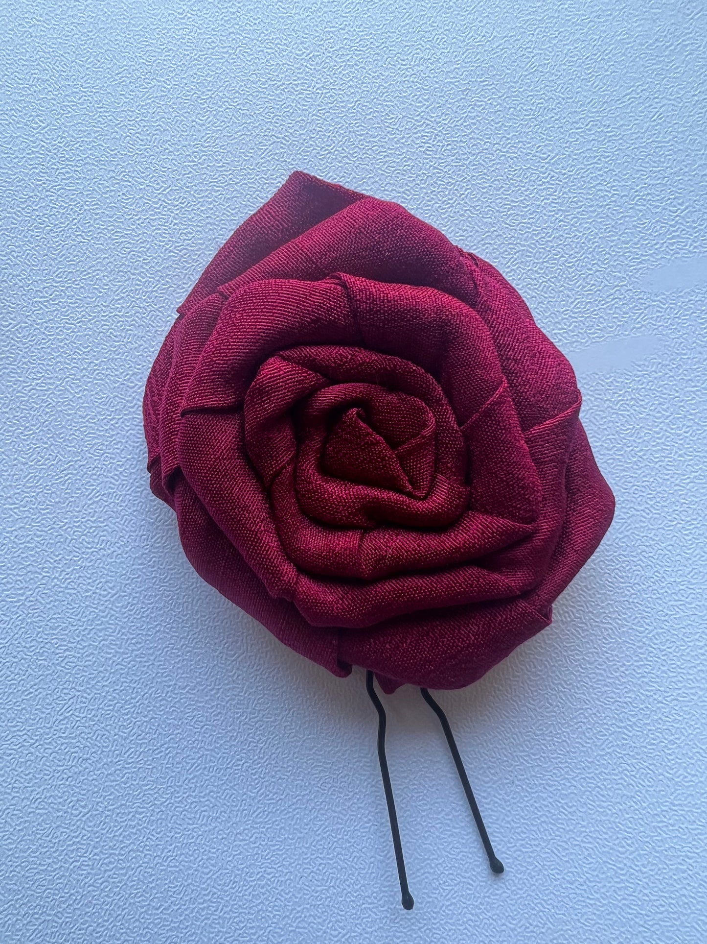 handmade-rose-u-pin-red