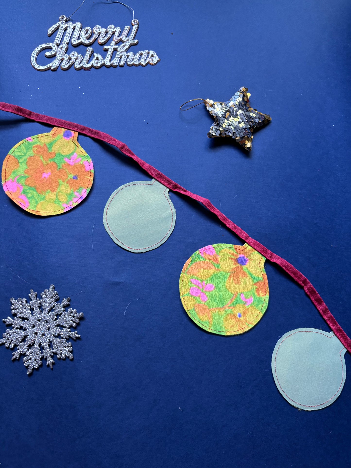 Bauble garland | Upcycled Christmas Decorations